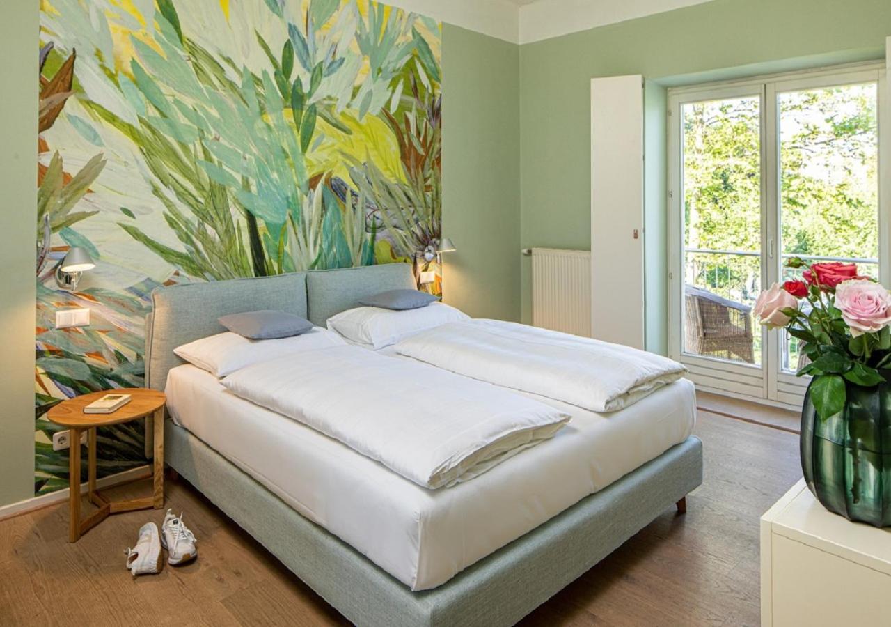 Seehotel Hubertushof Velden am Woerthersee Exterior photo